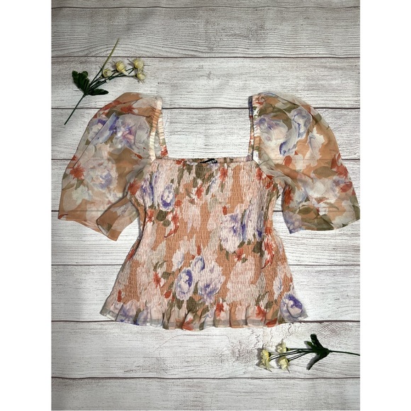 EXPRESS Floral Puff Sleeve Smocked Top - Picture 14 of 16